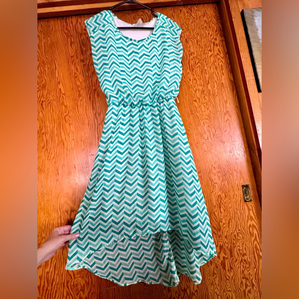 Tacera turquoise/white chevron thigh length sleeveless high low dress